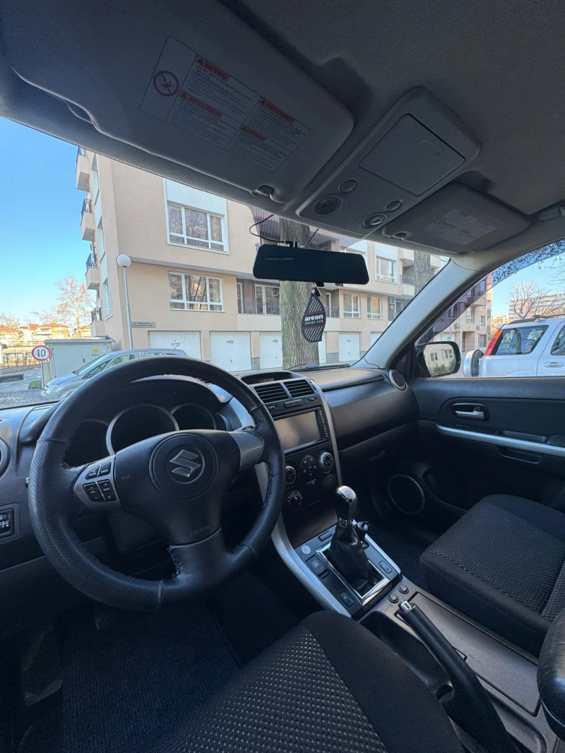 Suzuki Grand vitara 2.0, снимка 13 - Автомобили и джипове - 48271723