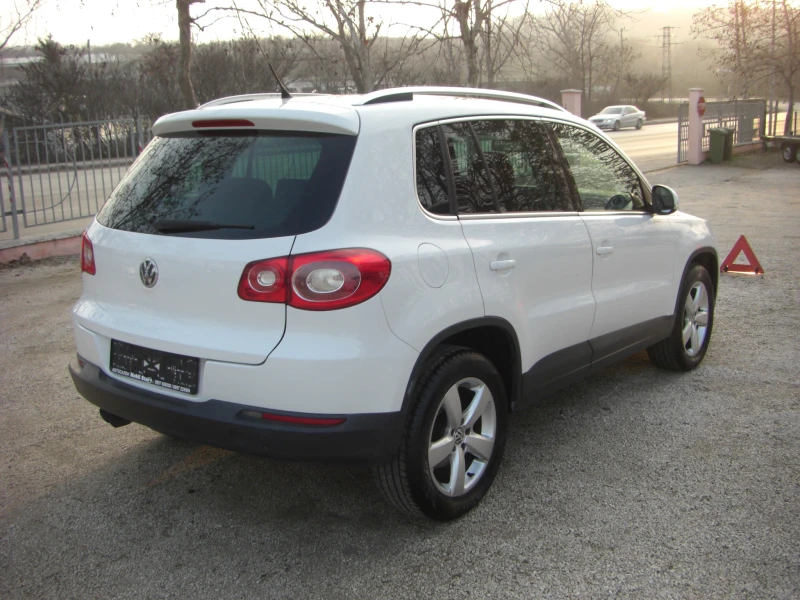 VW Tiguan 2.0TDI 4X4 6ck., снимка 5 - Автомобили и джипове - 49360956