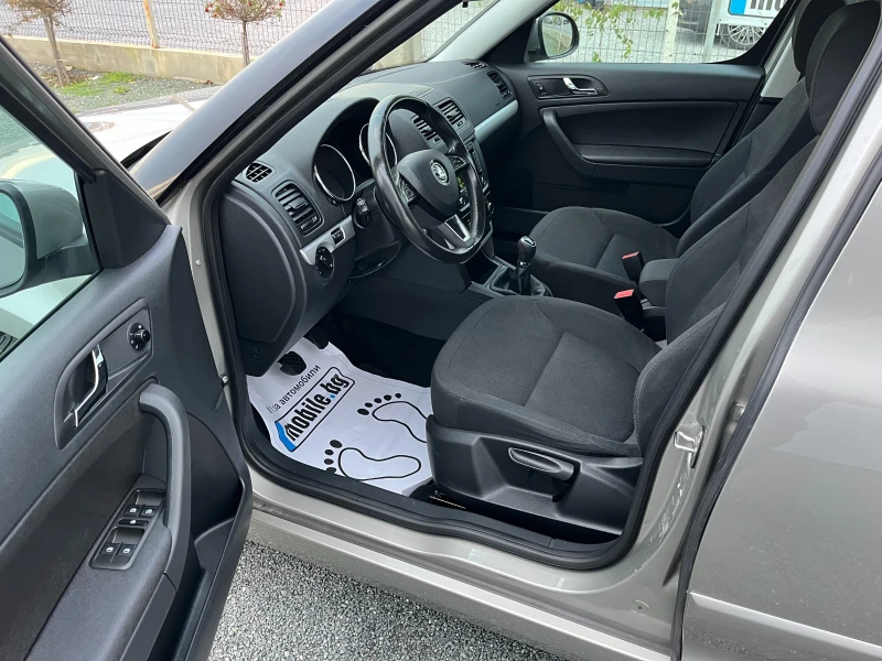 Skoda Yeti 1.6TDI, снимка 13 - Автомобили и джипове - 52391607