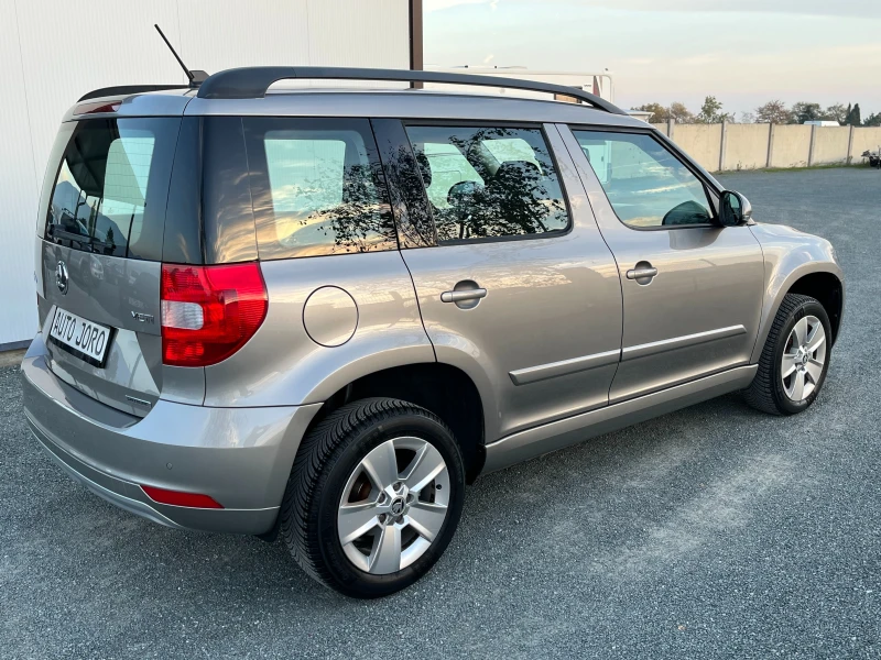 Skoda Yeti 1.6TDI, снимка 5 - Автомобили и джипове - 52391607