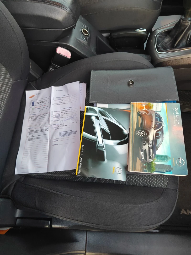 Opel Antara 2.4 BENZIN 4x4 , снимка 16 - Автомобили и джипове - 52710581