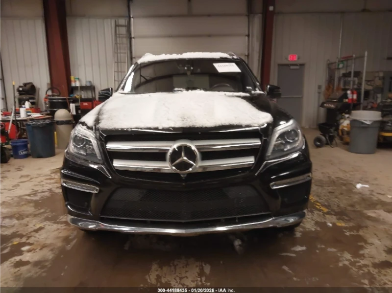 Mercedes-Benz GL 550 4MATIC* ДИСТРОНИК* 360КАМЕРА* H&K SOUND* ПАНОРАМА*, снимка 2 - Автомобили и джипове - 53326172