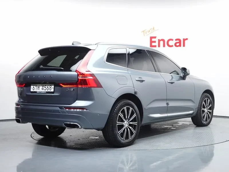 Volvo XC60 D4 INSCRIPTION, снимка 2 - Автомобили и джипове - 55562569