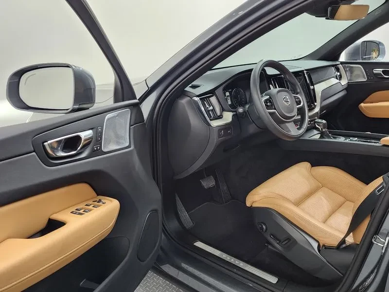 Volvo XC60 D4 INSCRIPTION, снимка 10 - Автомобили и джипове - 55562569