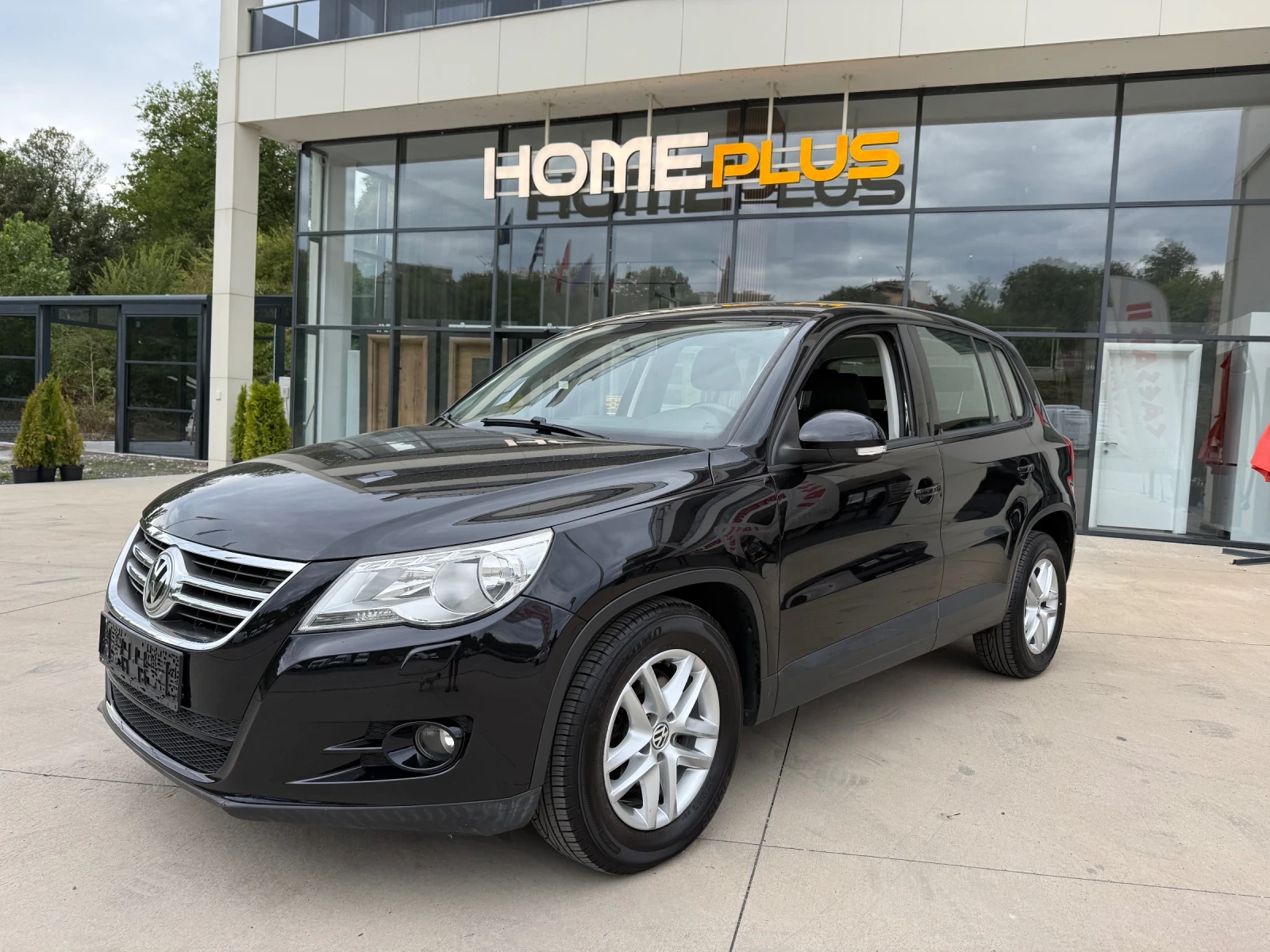 VW Tiguan Панорама/Навигация/Подгрев/Темпомат/4х4 - изображение 2