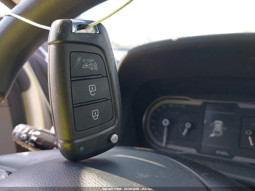 Hyundai Tucson 2.5l Se, снимка 11 - Автомобили и джипове - 54306855