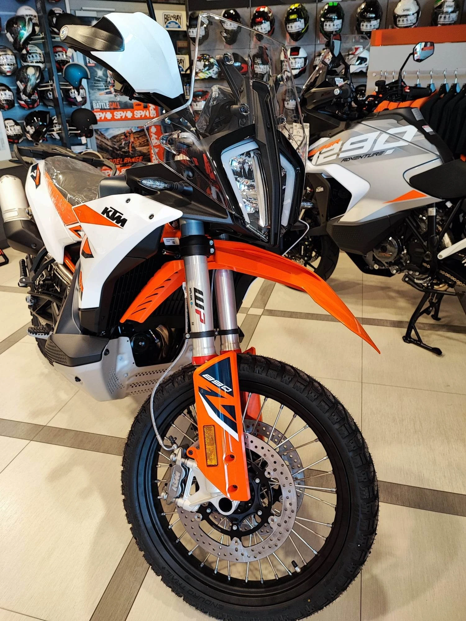 Ktm Adventure 890  /R 2023 - изображение 6