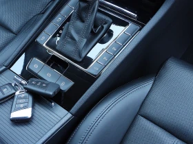 Skoda Superb 2.0ШВЕЙЦАРИЯ-ДИСТРОНИК/КОЖА/НАВИ/LANE ASSIST/BLISS, снимка 14