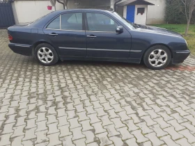 Mercedes-Benz E 220, снимка 5