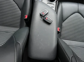 Toyota Camry Hybrid * ПАНОРАМА * ПОДГРЕВИ * CARFAX * АВТО КРЕДИ, снимка 16