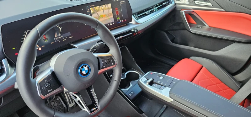 BMW iX2, снимка 10 - Автомобили и джипове - 52498656