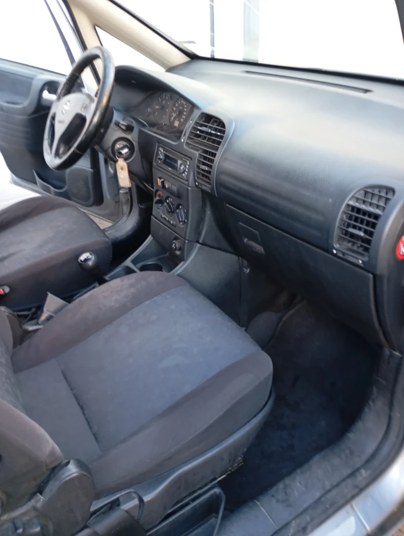 Opel Zafira 1.8, снимка 6 - Автомобили и джипове - 52174613