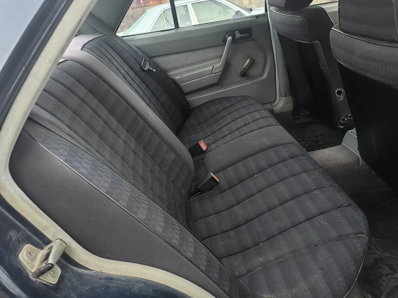 Mercedes-Benz 190 2.0 ДИЗЕЛ , снимка 13 - Автомобили и джипове - 53224009