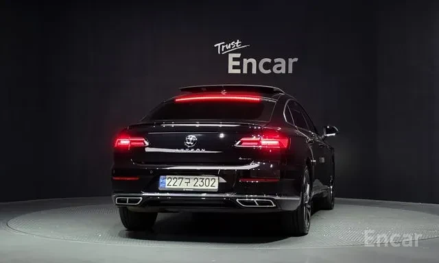 VW Arteon 2.0 TDI R-Line 4Motion* 360 камери* HUD* Люк, снимка 4 - Автомобили и джипове - 56688071