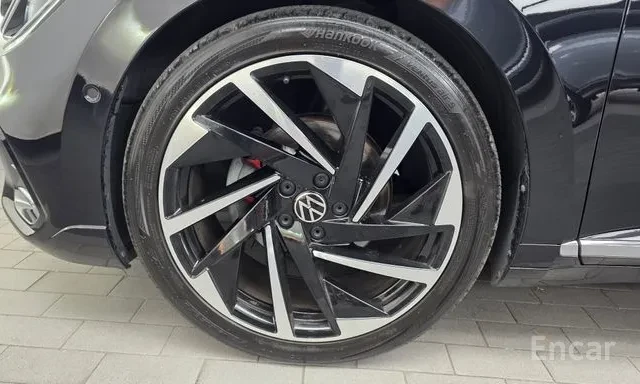 VW Arteon 2.0 TDI R-Line 4Motion* 360 камери* HUD* Люк, снимка 5 - Автомобили и джипове - 56688071