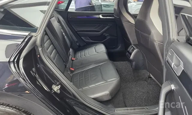 VW Arteon 2.0 TDI R-Line 4Motion* 360 камери* HUD* Люк, снимка 12 - Автомобили и джипове - 56688071