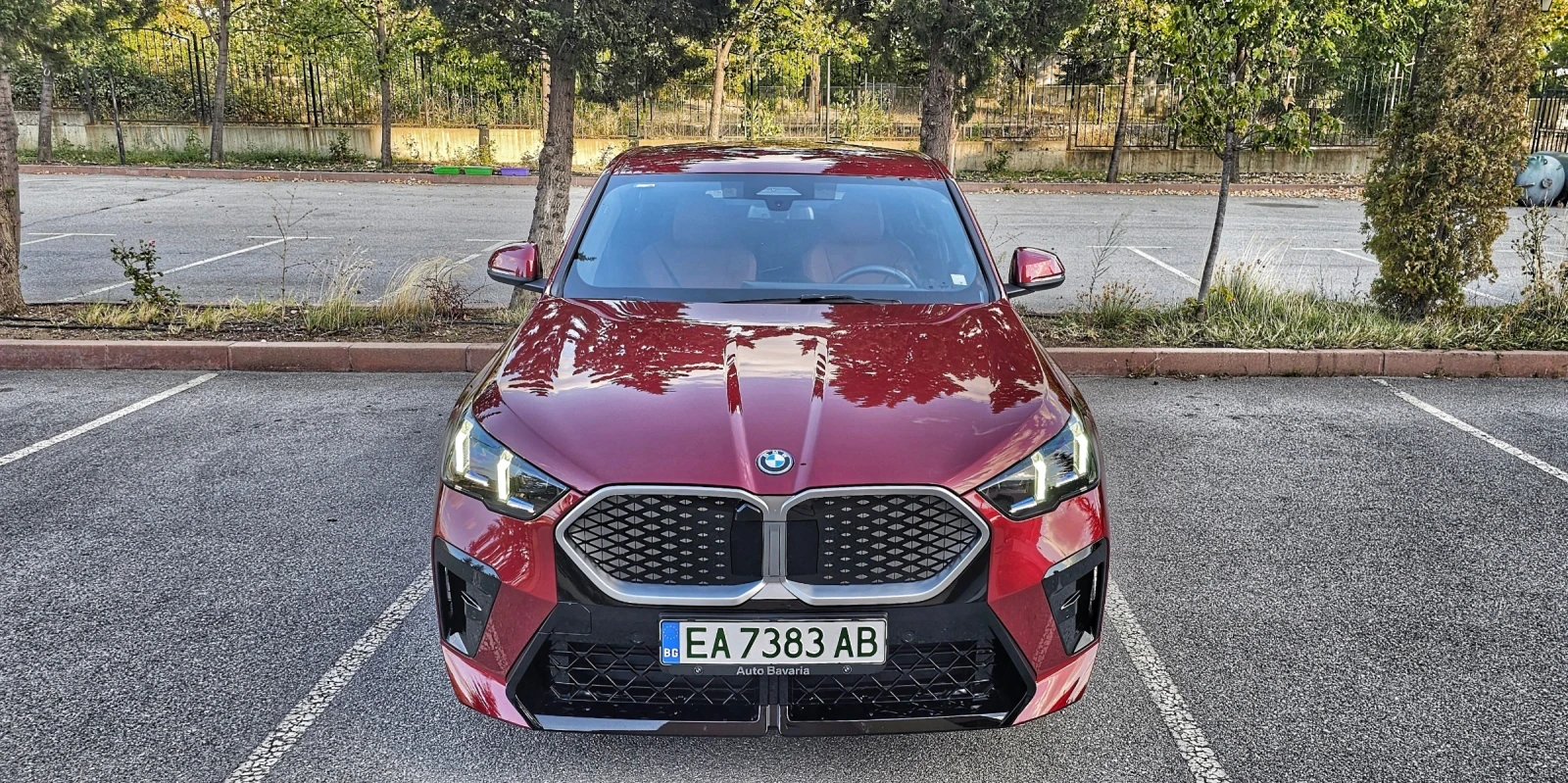 BMW iX2, снимка 1