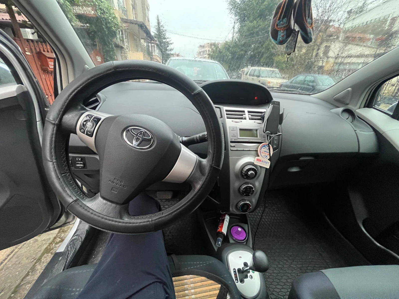 Toyota Yaris  - изображение 8
