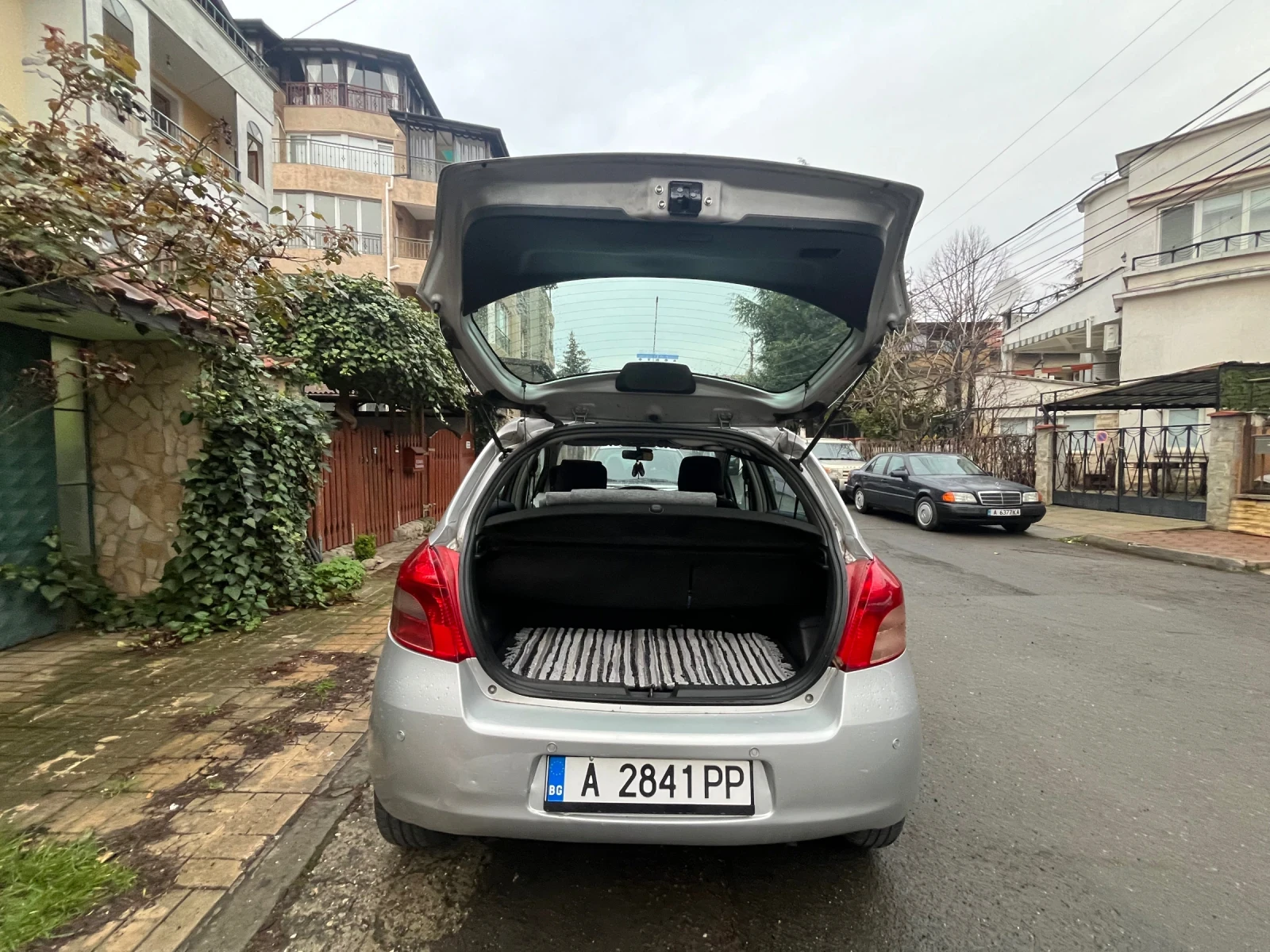 Toyota Yaris  - изображение 9