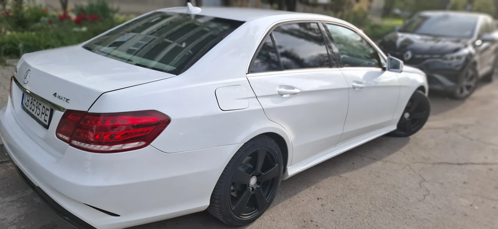Mercedes-Benz E 350 AMG ЛИЗИНГ Подгрев LED, снимка 10 - Автомобили и джипове - 54394937