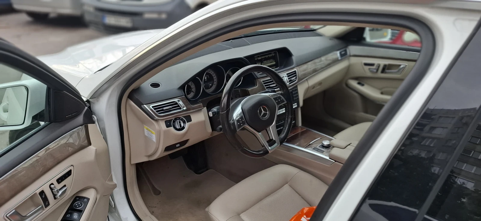 Mercedes-Benz E 350 AMG ЛИЗИНГ Подгрев LED, снимка 7 - Автомобили и джипове - 54231548