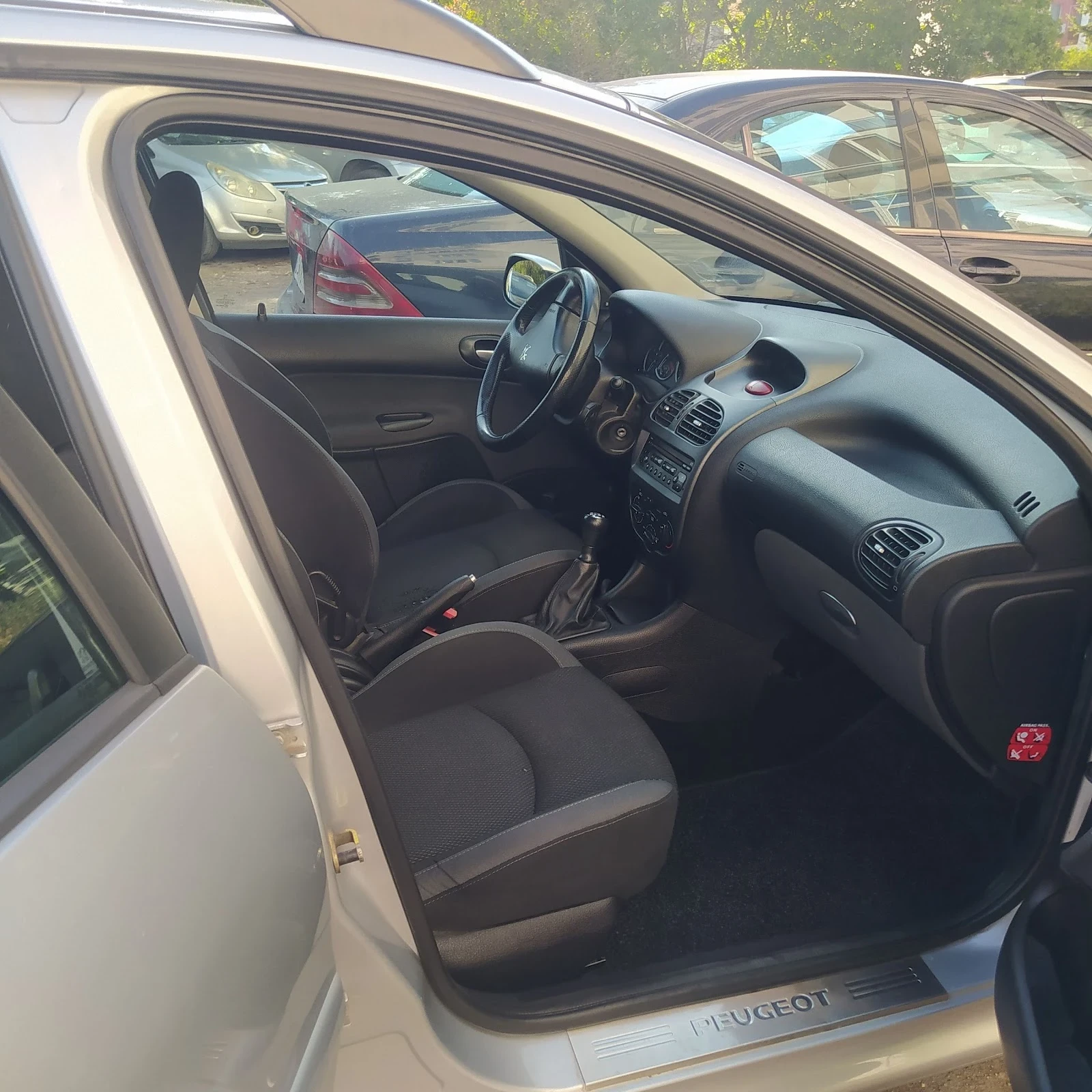 Peugeot 206 SW, снимка 3 - Автомобили и джипове - 54480672