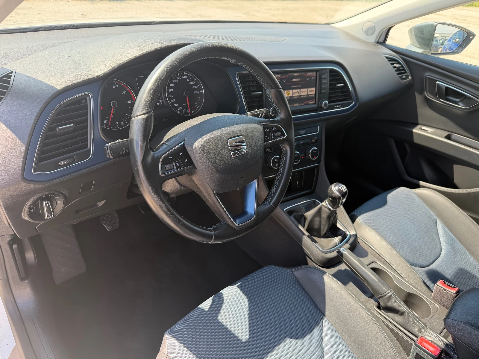 Seat Leon 1.4 TGI, снимка 11 - Автомобили и джипове - 54835653