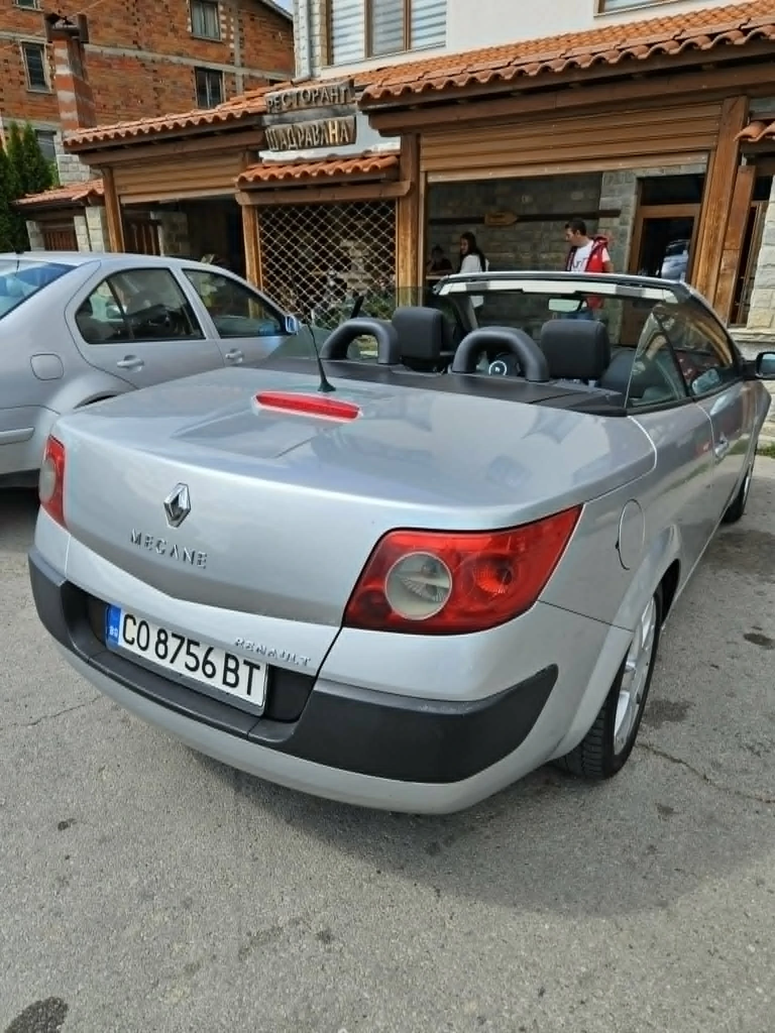 Renault Megane 2.0, снимка 5 - Автомобили и джипове - 54960786