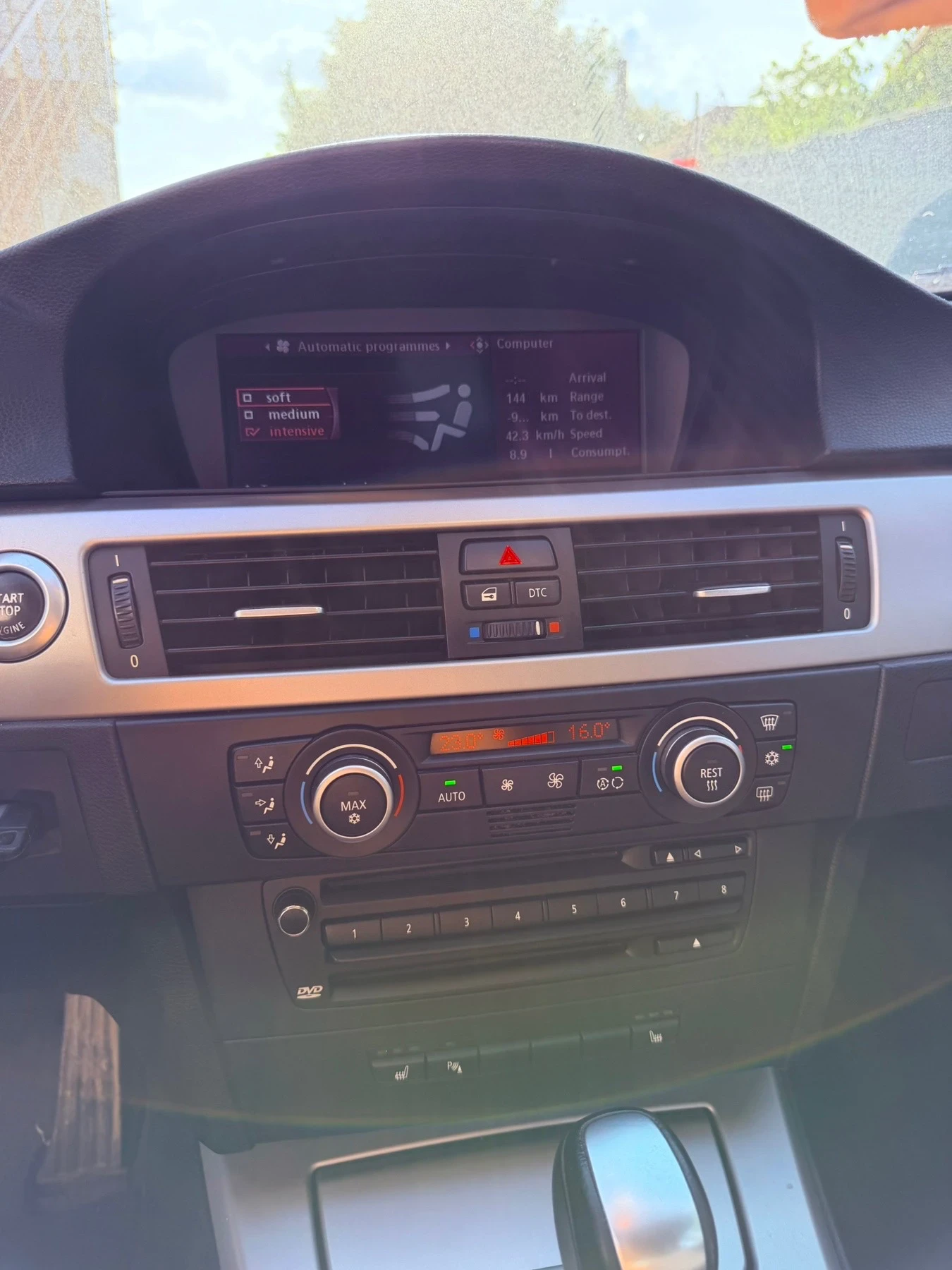 BMW 330 Седан, снимка 7 - Автомобили и джипове - 54998069