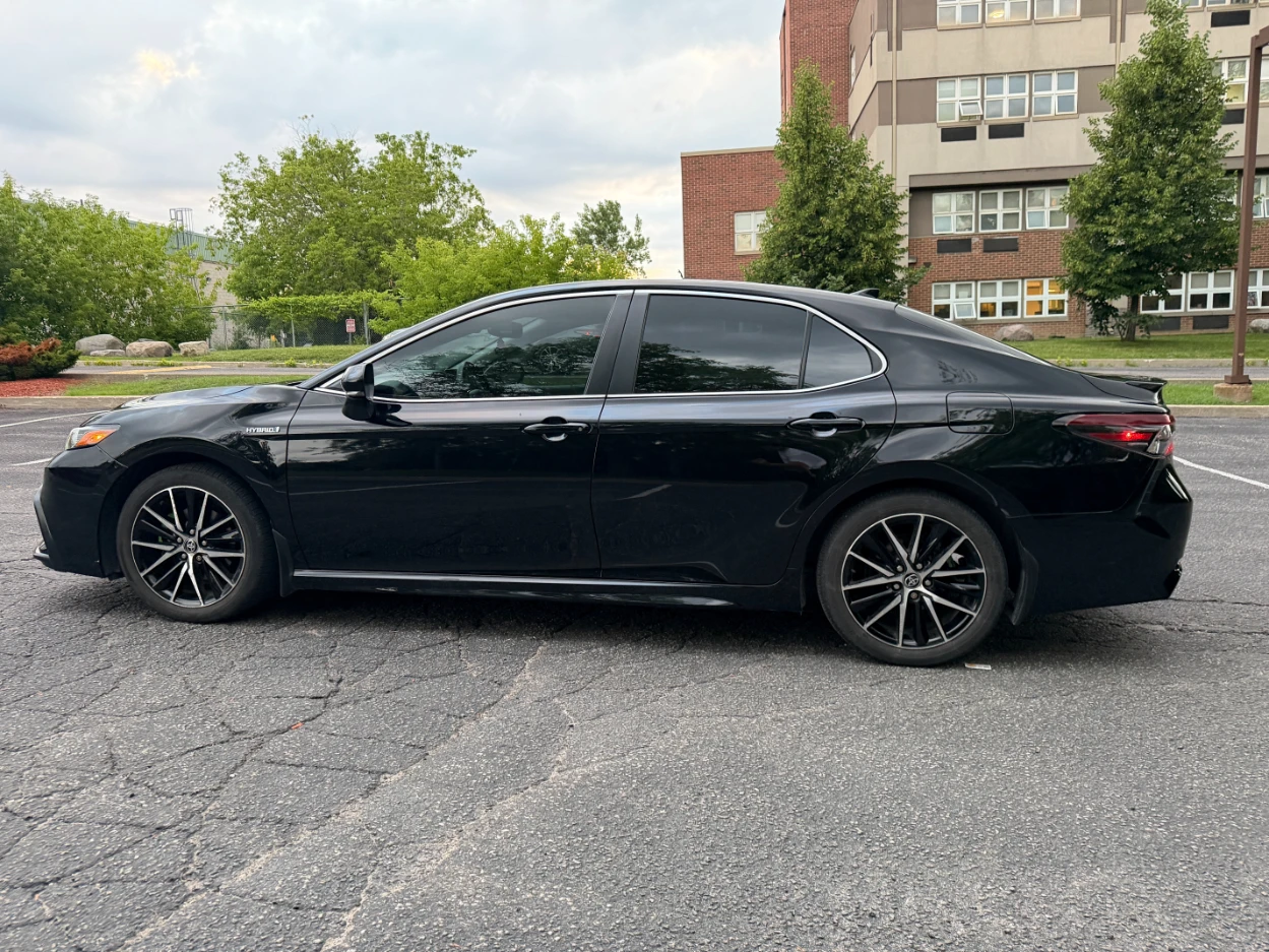Toyota Camry Hybrid * ПАНОРАМА * ПОДГРЕВИ * CARFAX * АВТО КРЕДИ, снимка 4 - Автомобили и джипове - 55072825