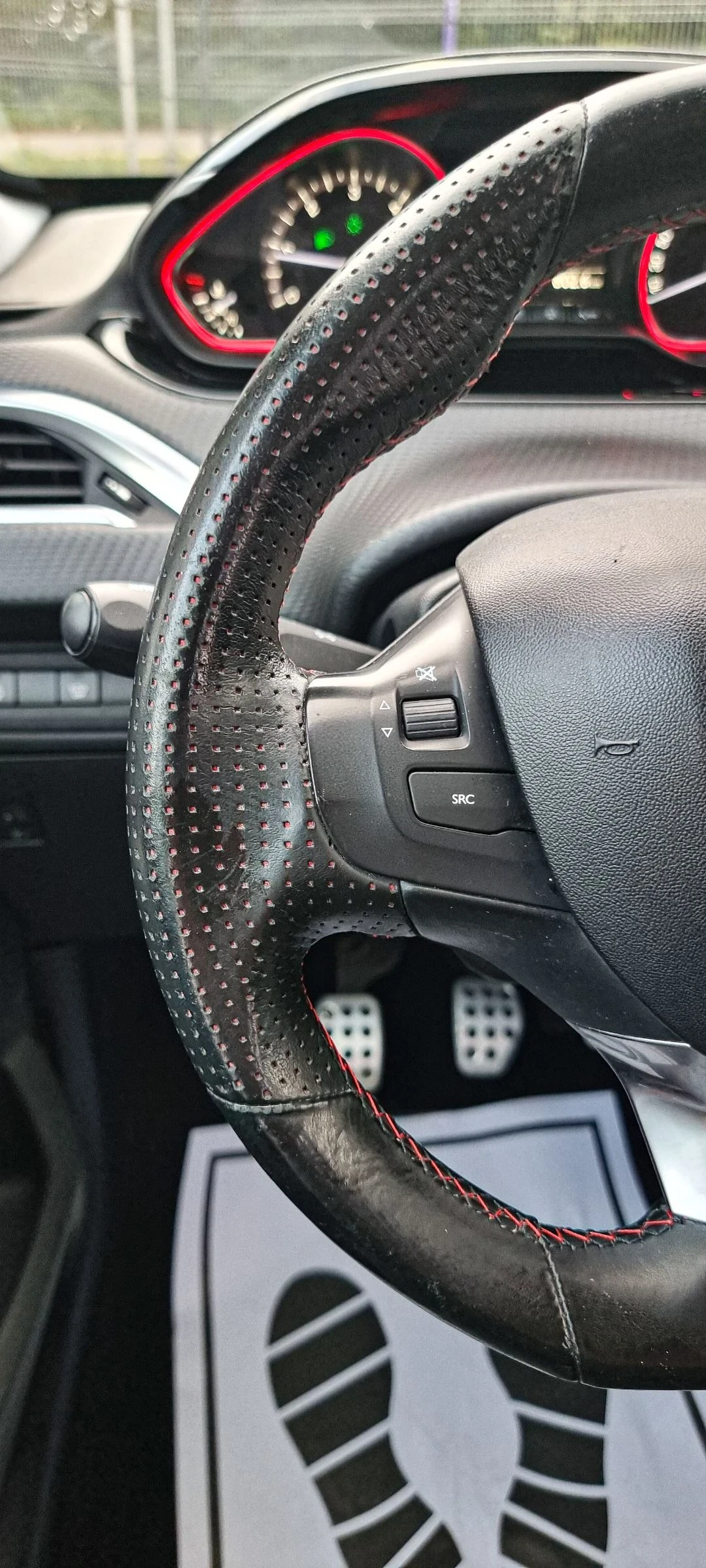 Peugeot 2008 1.6hdi GT , снимка 16 - Автомобили и джипове - 55290935