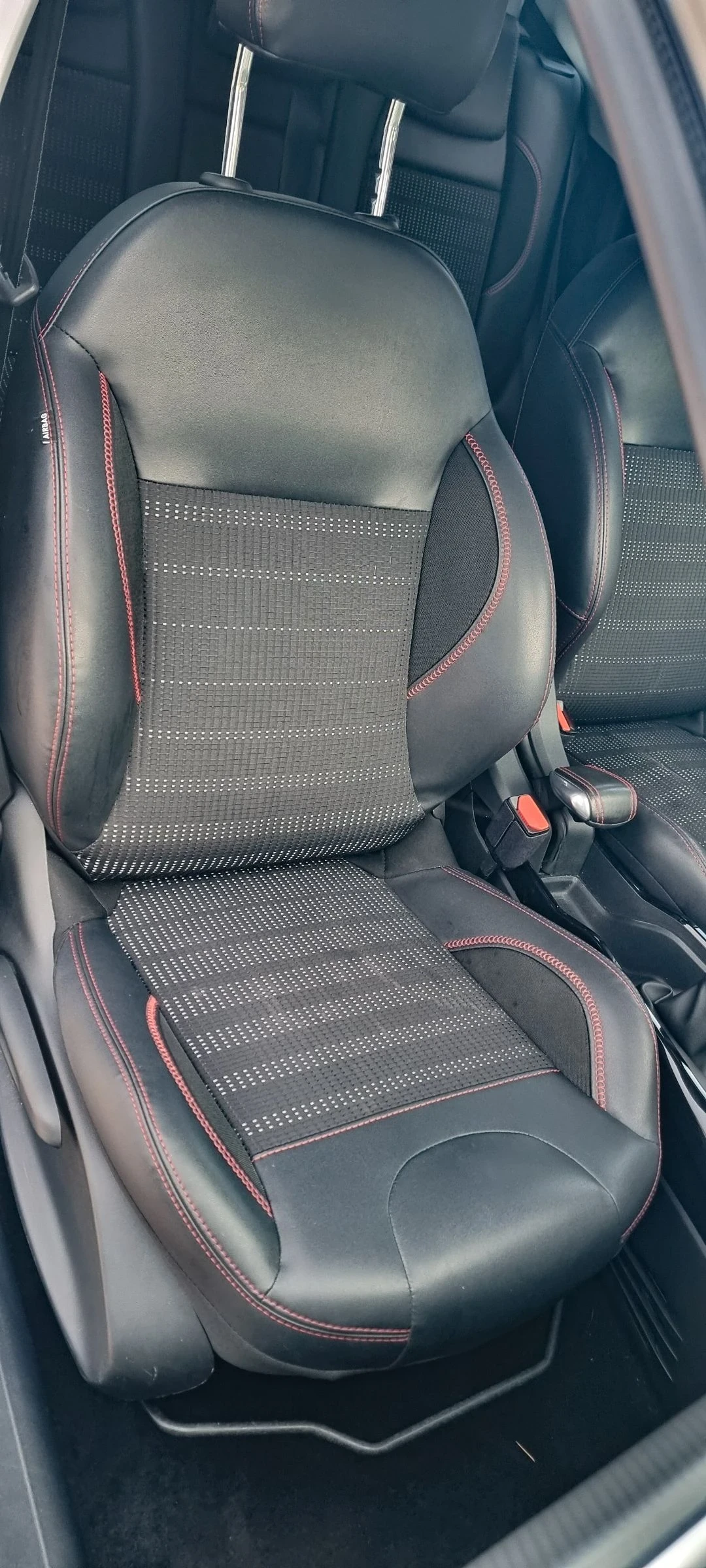 Peugeot 2008 1.6hdi GT , снимка 11 - Автомобили и джипове - 55290935