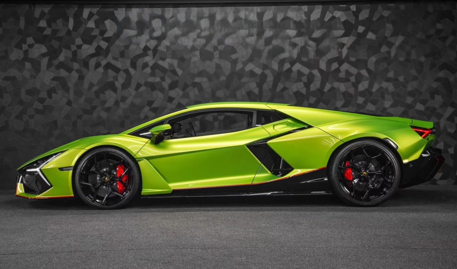 Lamborghini Revuelto 6.5 V12 HPEV / CERAMIC / CARBON / LIFT / SONUS / | Mobile.bg � ����������� 4