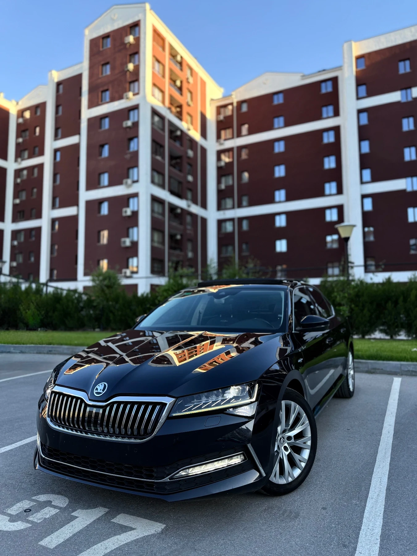 Skoda Superb 2.0TDI 190 L&K, снимка 2 - Автомобили и джипове - 55645091