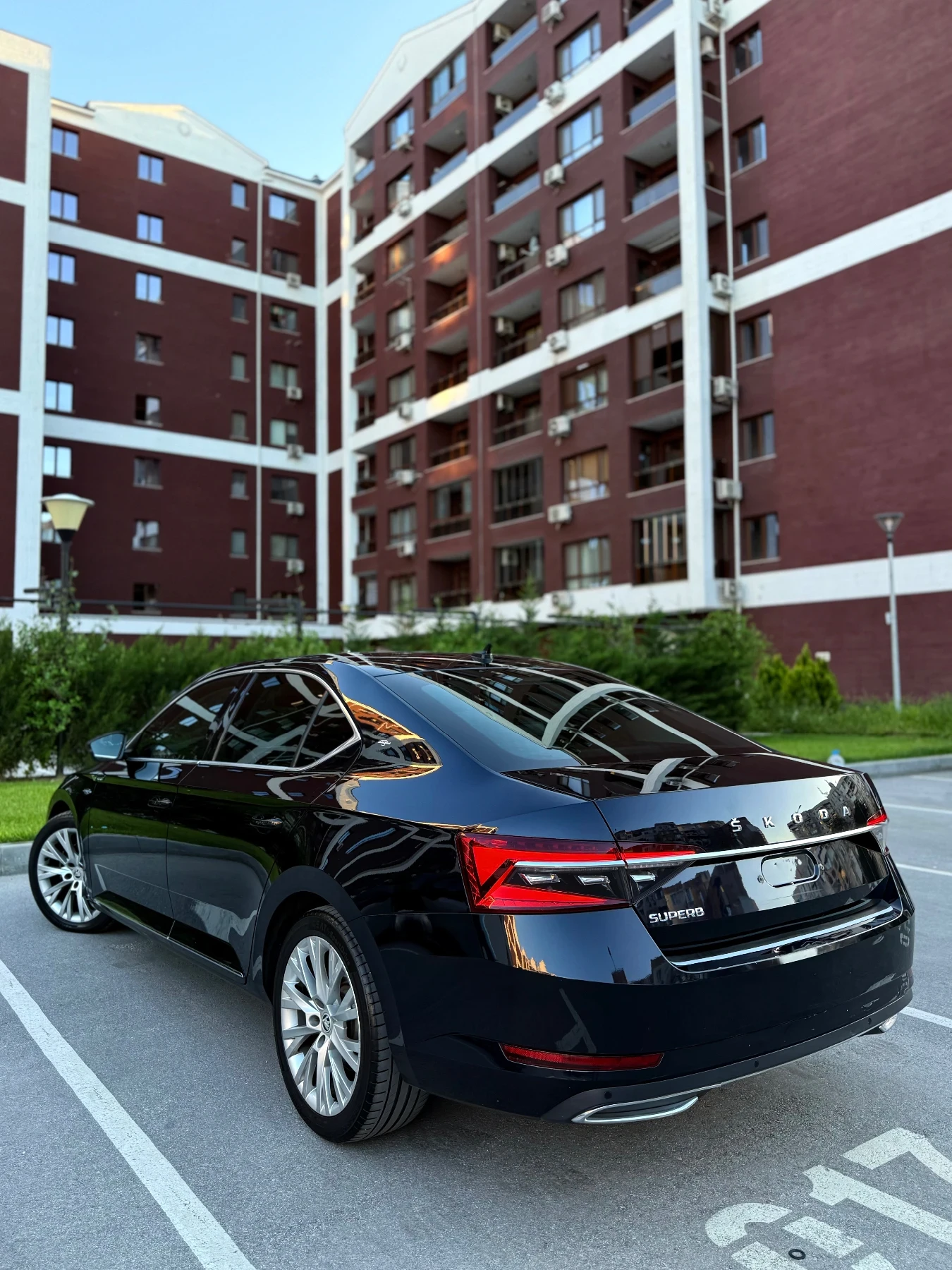 Skoda Superb 2.0TDI 190 L&K, снимка 7 - Автомобили и джипове - 55645091