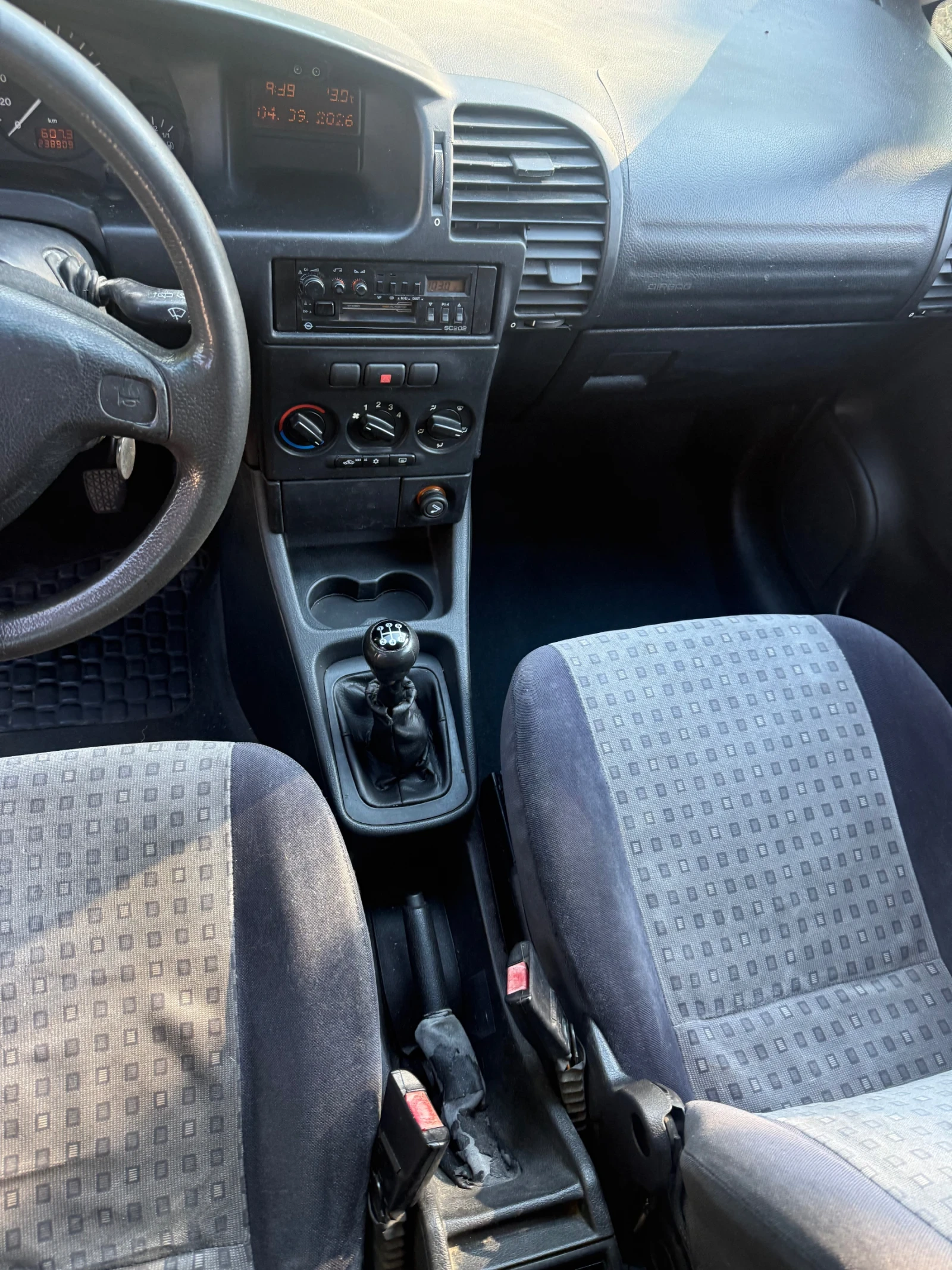 Opel Zafira Дизел, снимка 4 - Автомобили и джипове - 55947454