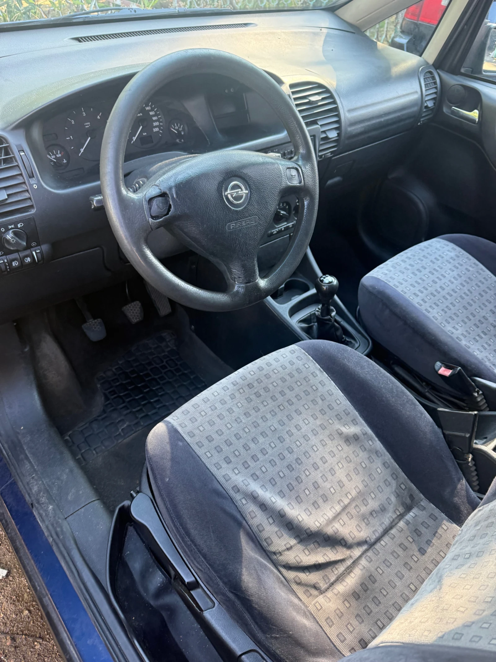 Opel Zafira Дизел, снимка 5 - Автомобили и джипове - 55947454