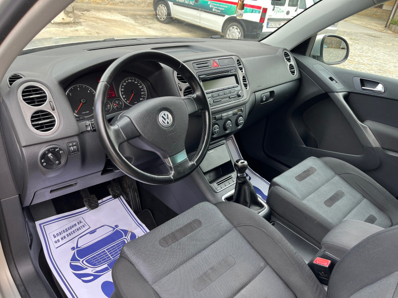 VW Tiguan Италия* 4x4, снимка 9 - Автомобили и джипове - 45512105