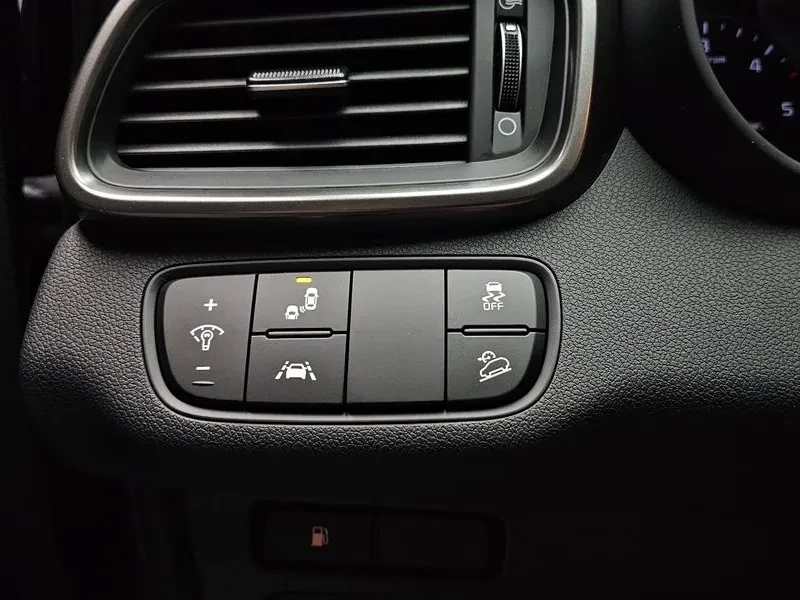Kia Sorento Diesel 2.0 2Wd Master, снимка 16 - Автомобили и джипове - 56119093