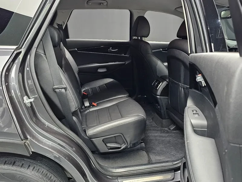 Kia Sorento Diesel 2.0 2Wd Master, снимка 12 - Автомобили и джипове - 56119093