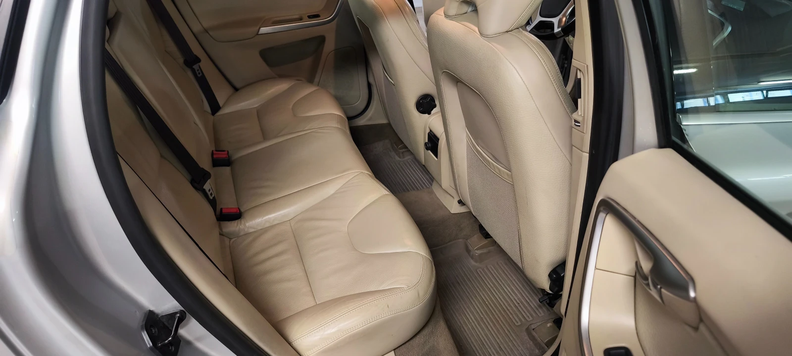 Volvo XC60 D5 - изображение 8