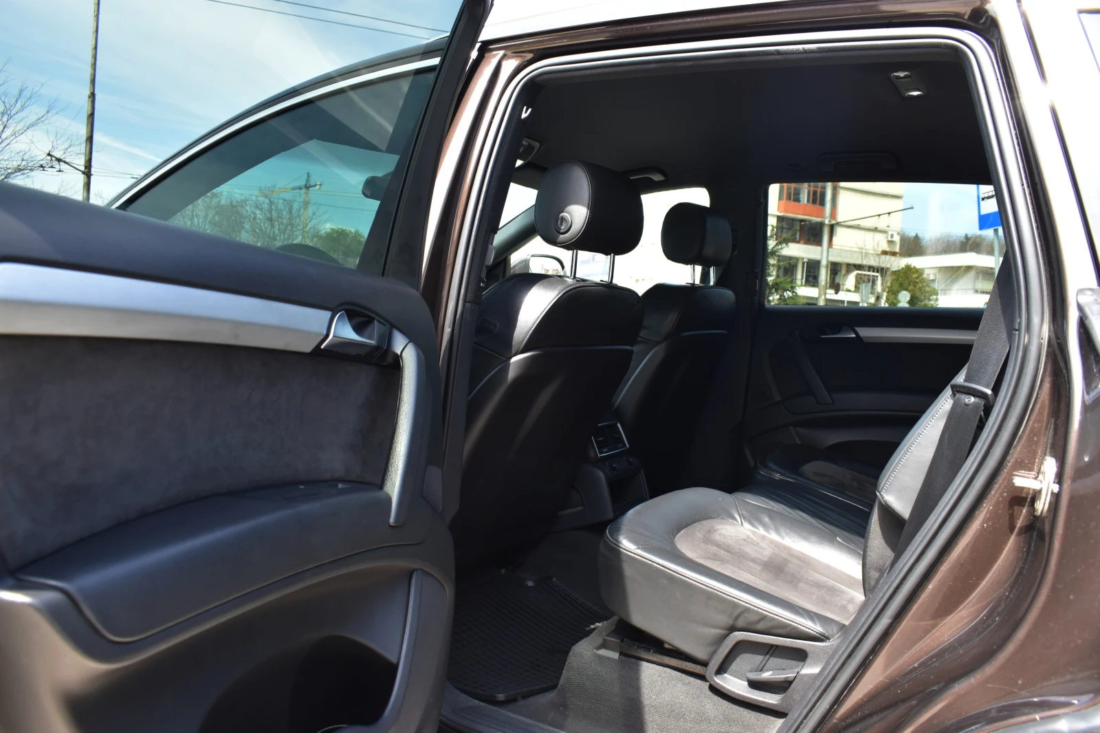 Audi Q7 3.0TDI* S-LINE* СМЕНЕНИ ВЕРИГИ, снимка 11 - Автомобили и джипове - 54179032