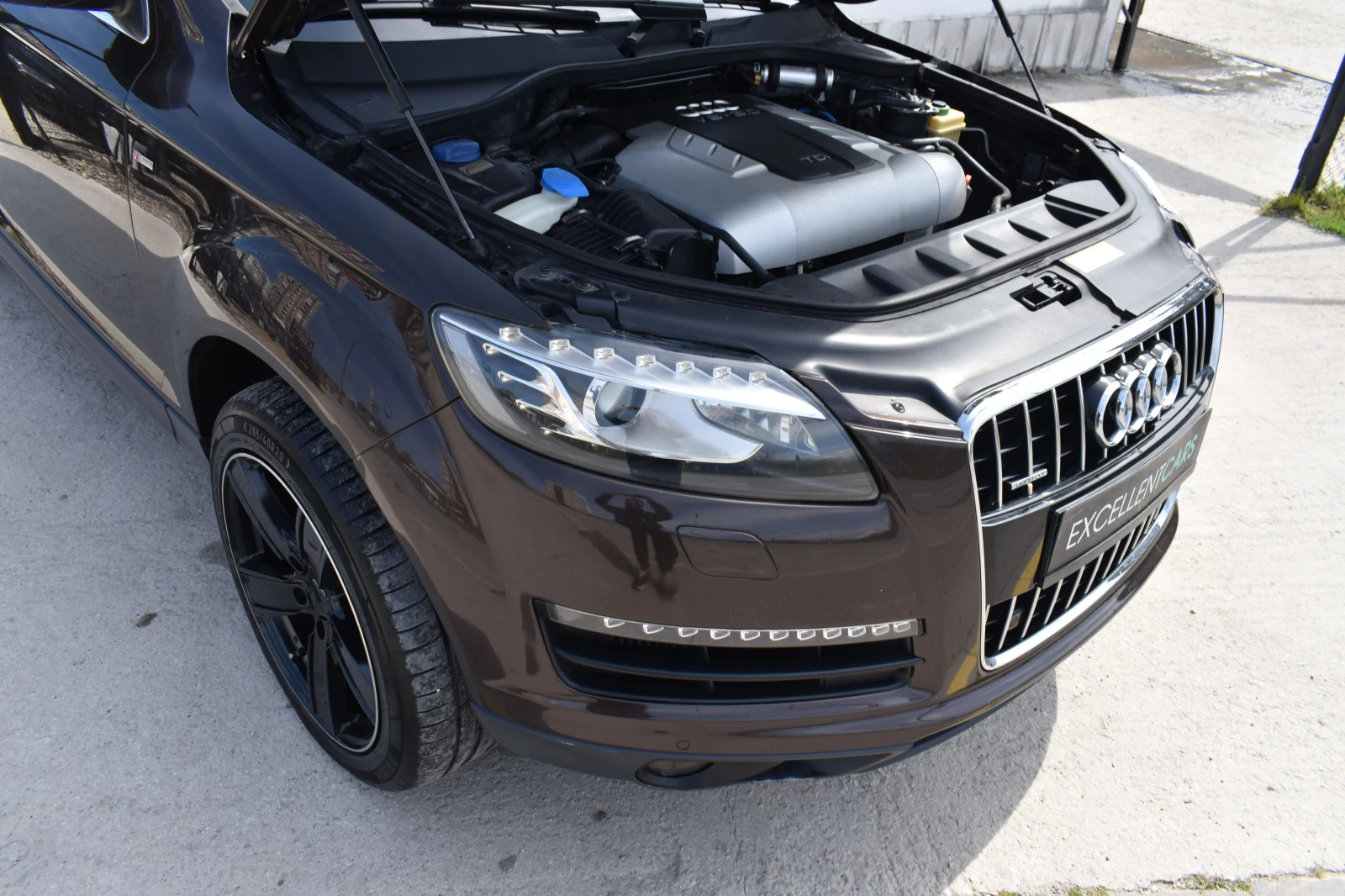 Audi Q7 3.0TDI* S-LINE* СМЕНЕНИ ВЕРИГИ, снимка 16 - Автомобили и джипове - 54179032