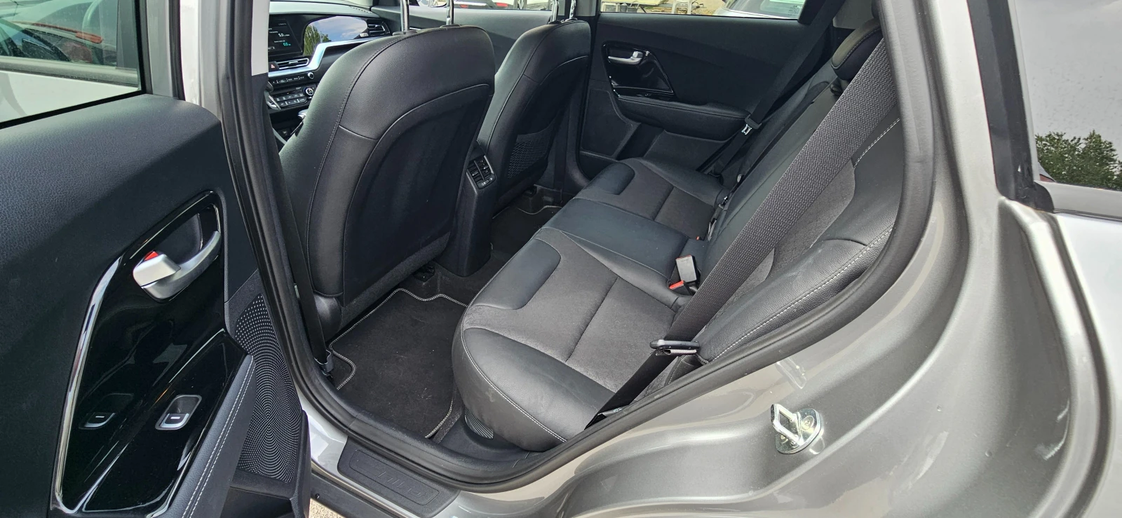 Kia Niro 1.6 GDi DCT HEV Evolution, снимка 14 - Автомобили и джипове - 54379252