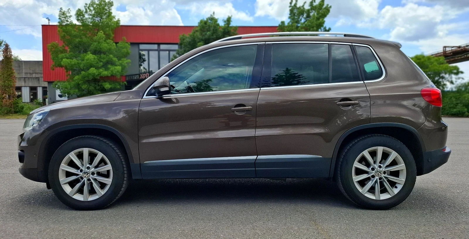 VW Tiguan 2.0 TDI DSG 4x4 facelift, снимка 5 - Автомобили и джипове - 54812482