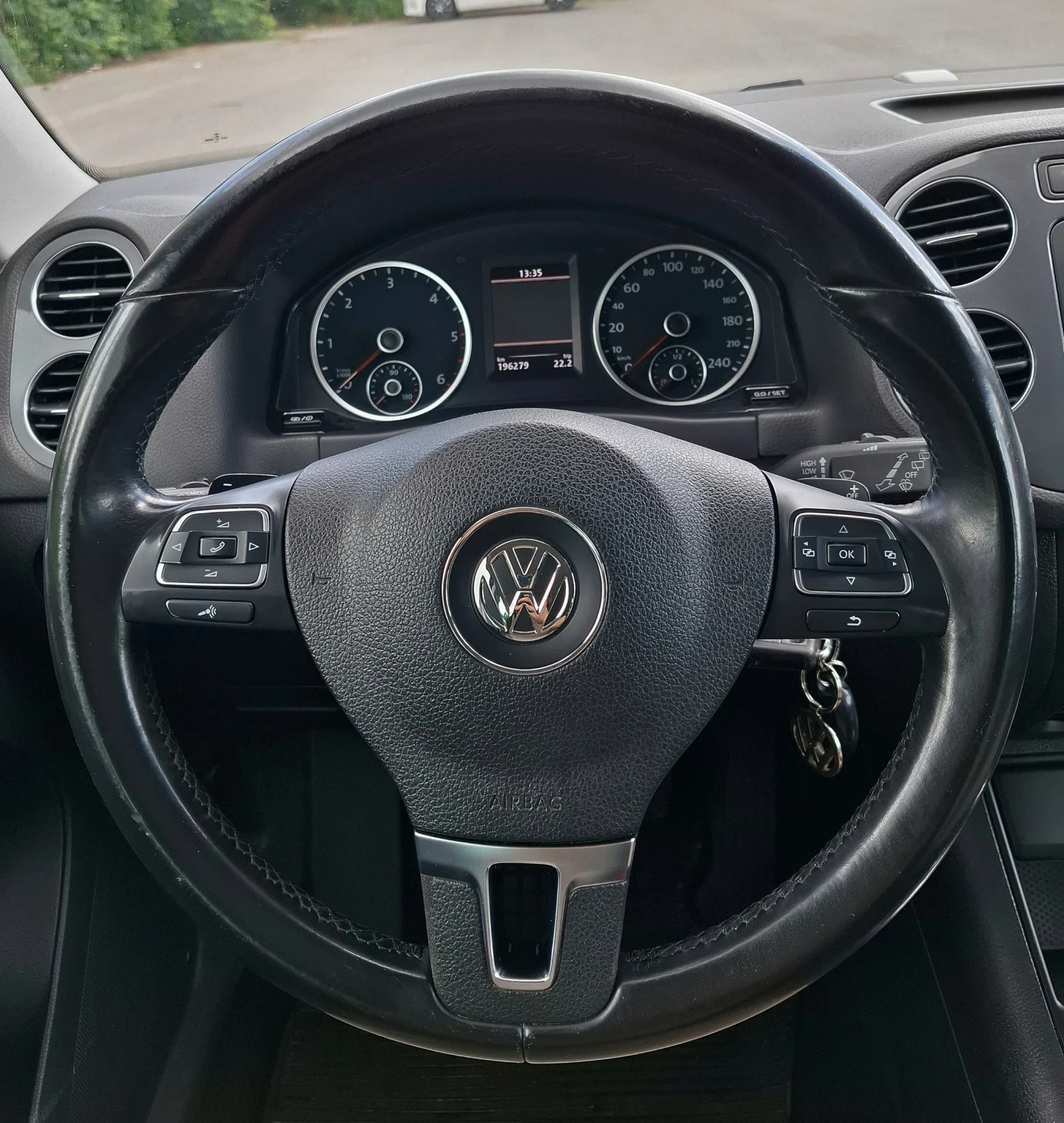 VW Tiguan 2.0 TDI DSG 4x4 facelift, снимка 9 - Автомобили и джипове - 54812482