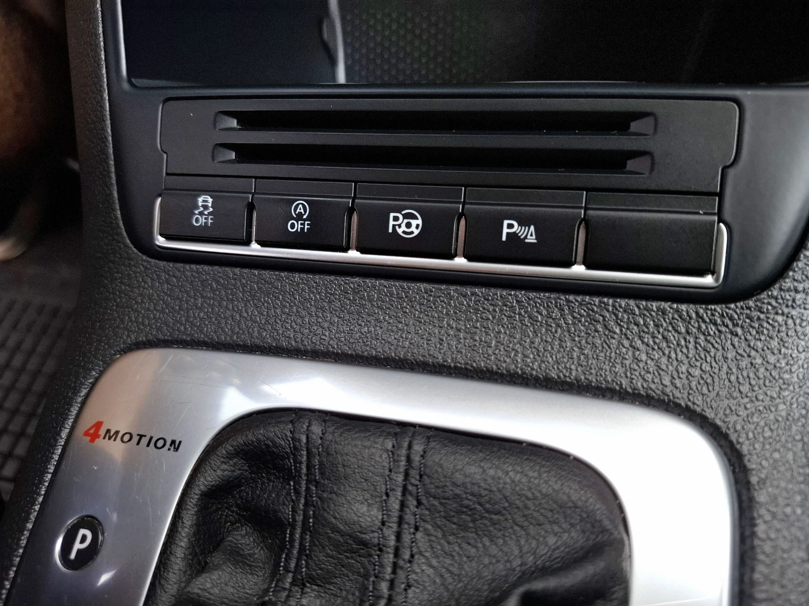 VW Tiguan 2.0 TDI DSG 4x4 facelift, снимка 15 - Автомобили и джипове - 54812482