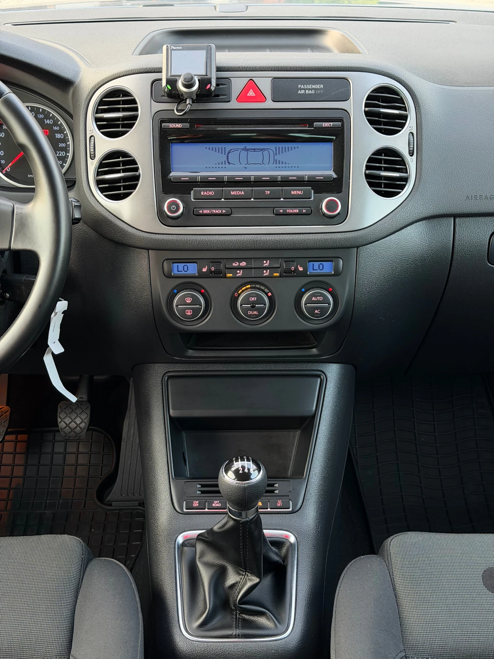 VW Tiguan 2.0TDi 140к.с * 4-Motion* * Климатроник* , снимка 15 - Автомобили и джипове - 54887705
