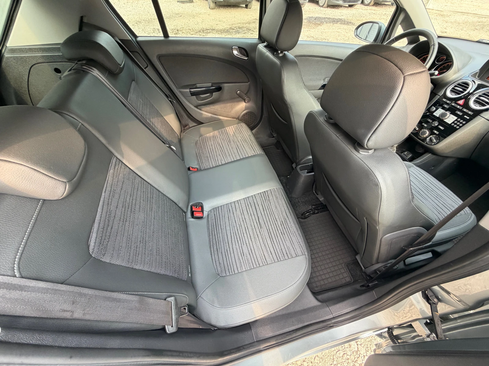 Opel Corsa 1.2BENZIN* FACE* KLIMA* TOP, снимка 8 - Автомобили и джипове - 55067714