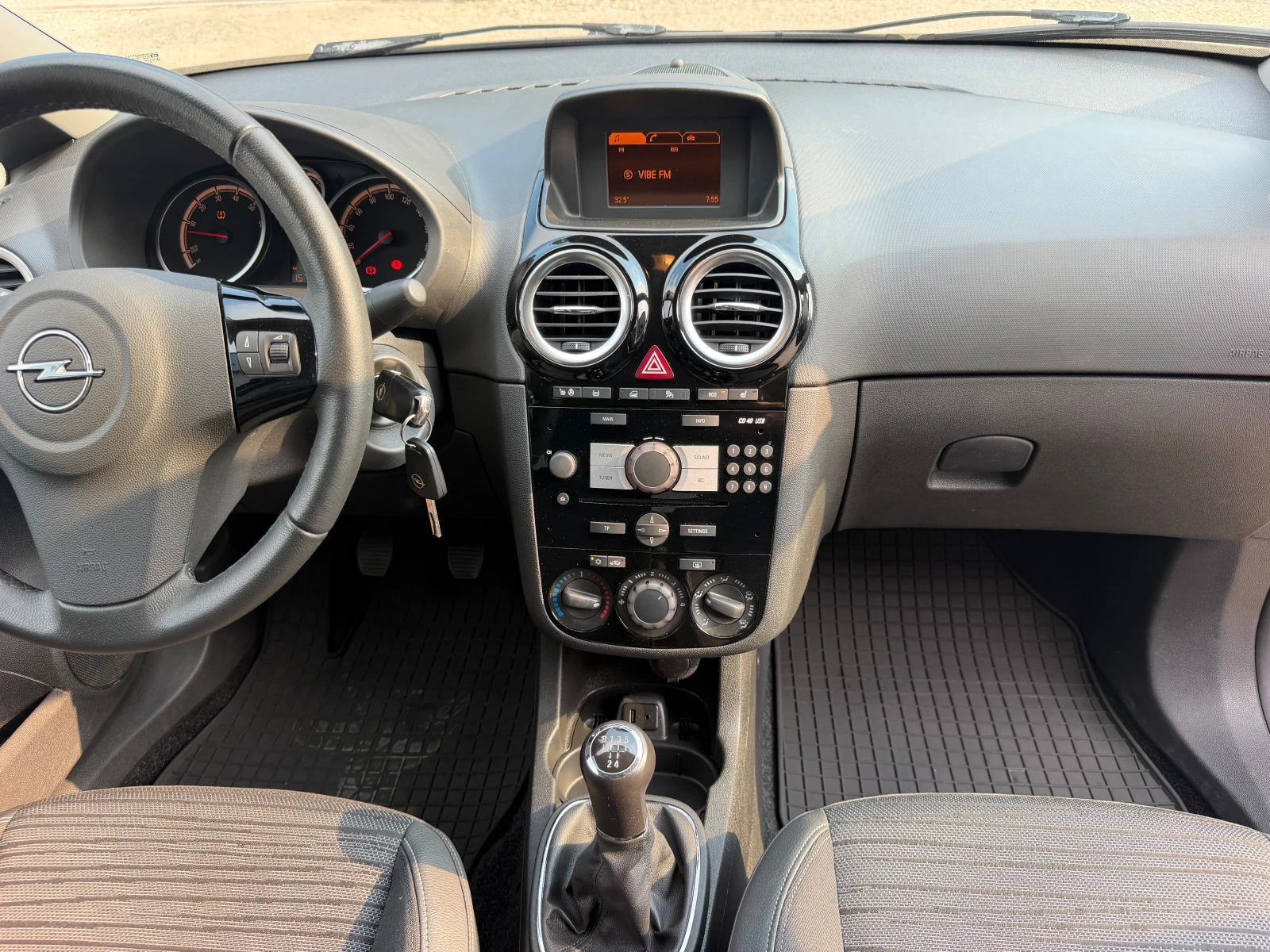 Opel Corsa 1.2BENZIN* FACE* KLIMA* TOP, снимка 10 - Автомобили и джипове - 55067714